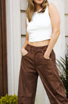 Pantalón Barrel Suede